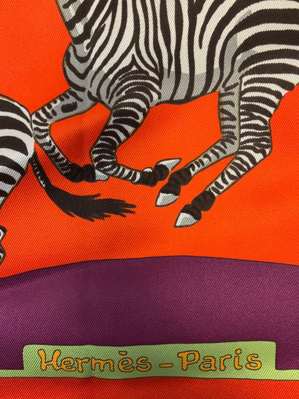 HERMES ORANGE MULTI LES ZEBRES PRINT SQUARE SILK TWILL SCARF - Picture 5 of 8
